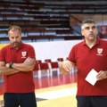 Saša Ocokoljić selektor U18 reprezentacije Srbije, Miloš Pejanović uz njega u stručnom štabu
