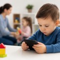 Sve više dece ima razvojne teškoće: Stručnjaci upozoravaju da telefoni i ekrani mogu uticati na pažnju i razvoj najmlađih
