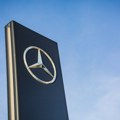 Mercedes povlači više od 310.000 vozila zbog problema sa sistemom zaključavanja vrata