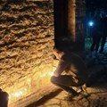 I večeras gore sveće za ubijenu braću: Srbi u Velikoj Hoči odaju počast žrtvama Kurtijevog terora (foto/video)