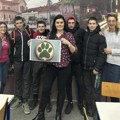 Ученици ЕГШ „Никола Тесла“ и Медицинске школе прикупили паре и храну за напуштене животиње