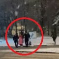 Policijska "akcija" oduševila javnost, odmah su ih snimili Pogledajte šta rade dok veje sneg u Beogradu (VIDEO)