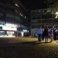 Паника у Бору: Станари изашли из зграде због јаког мириса гаса: Полиција и ватрогасци на терену (фото, видео)