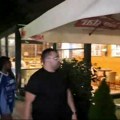 Cobi sa novom devojkom u javnosti! Tamnoputa lepotica obukla dres umesto haljine, a evo gde su viđeni! (video)