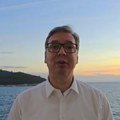 Vučić se javio sa obale mora u Dubrovniku: "u subotu sam dao sebi slobodno popodne, Vukana vodim u Leskovac na utakmicu…