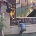 Prevrnula se gondola u Veneciji, turisti zbog selfija završili u vodi