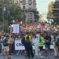 „Policajci čuvali sedište Vučića“: Šta zapadne agencije pišu o sinoćnjim protestima u Srbiji?