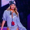 Ćerke Kejt Mos i Džuda Loa zablistale na reviji Victoria’s Secret