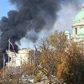 Požar ispred Skupštine, gori "Ćacilend" (FOTO)