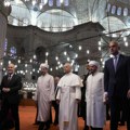 Papa Lav XIV posetio Plavu džamiju, jednu od najvažnijih u Istanbulu