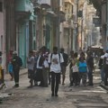 Протести на Куби док америчке рестрикције изазивају несташицу хране, горива и струје