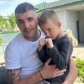 Veljko podelio sliku iz kuće u Titelu: Pokazao kako provodi vreme sa sinom nakon povratka iz Rusije, mali Željko preslikan on…
