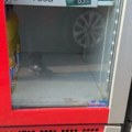 (Foto) "Odjednom je krenula navala" Za pola sata prodato preko 30 paketa vode zbog havarije u Čačku: Tokom dana ispražnjeni…