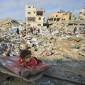 Izraelska vojska u Pojasu Gaze ubila dva Palestinca i uništila skladišta lekova