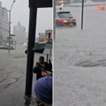 Svetska prestonica pod vodom! Haos kakav se ne pamti, blokiran i aerodrom, dramatični snimci (video)
