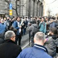 Studenti blokirali ulicu Kneza Miloša, ostaju tu do daljneg