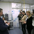 Medicinski fakultet u Novom Sadu dobio savremenu farmaceutsku opremu Vredna donacija tečnog hromatografa