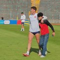 Navijač uleteo na teren tokom treninga Srbije, a onda je viđen šmekerski gest Vlahovića