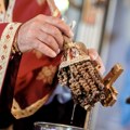 Koliko košta svećenje vodice za Uskrs: Zvanična tarifa ne postoji, a evo koliko novca se obično daje