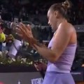 Ukrajinka odbila da joj ruži ruku, a onda je Sabalenka potezom oduševila svet