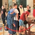 Hiljade vernika poklonilo se ruci Svetog Save