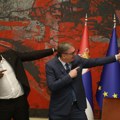 Aleksandar Vučić i Jusein Bolt danas u Beogradu: „Valjda da ga nauči da brzo trči. Zlu ne trebalo“