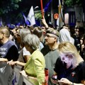Protestna šetnja u Beogradu, demonstranti u Leskovcu ispred prostorija SNS-a
