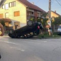 Žestoka saobraćajka u čačanskom naselju Auto završio prevrnut na krovu: "Čuli smo jak udar i izašli napolje" (foto)