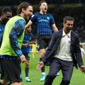 Inter gubio 2:0, pa preokrenuo i pobedio u 89. minutu za finale Kupa: Kivu slavio kao da je osvojio LŠ