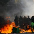 Jezive scene sa protesta u Francuskoj: Demonstranti ženi zapalili lice VIDEO