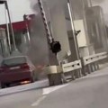 Požar na naplatnoj stanici Pojate: Zapalio se automobil, objavljen zastrašujući snimak! Stvaraju se zastoji (video)