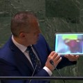 "On je zaposlen u vašoj agenciji, terorista": Ambasador izvukao tablet na sastanku UN i pokazao horor snimak (video)