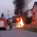 FOTO, VIDEO Četiri mladića povređena u udesu kod Šapca: Meštani dvojicu izvukli iz zapaljenog vozila