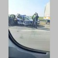 VIDEO: Policajac povređen dok je obezbeđivao zaustavljeni kamion na auto-putu kod Inđije