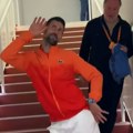 Novak Đoković ima novu imitaciju! Skinuo je omiljenu koleginicu do detalja, svi pucali od smeha