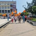 NPS: Da li je gradonačelnikova šetnja po trgu otvorena provokacija bolesnih?