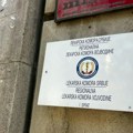 Novi Sad: Pripadnici policije ispred biračkog mesta gde lekari čekaju rezultate izbora