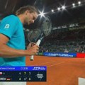 Najbolji sudija sveta napravio nezapamćenu glupost: Sve je išlo na ruku Đokoviću, a onda je iznenada prekinuo meč