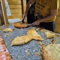 Niš miriše na burek: Rekordna poseta, očekuje se čak 10 tona, a tajna savršenog zalogaja krije se u četiri kore i dobroj volji…