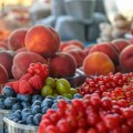 "Stavite maslinovo ulje na breskve": Nutricionista otkrio šta je važno za ishranu tokom leta VIDEO
