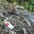 Опасан отпад директно се излива у Мораву, грађани се жале на несносан смрад