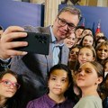 Vučić ugostio decu iz regiona i poručio im: Učite ćirilicu, zajedno da obiđemo Beograd na vodi