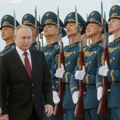 Putin: Nastavićemo da bazu Kant snabdevamo najsavremenijim oružjem