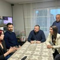 Kandidati sa liste "Aleksandar Vučić - Beograd ne sme da stane" posetili studentkinju Draganu: Razgovarali o položaju mladih