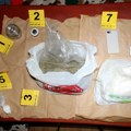 Uhapšen diler iz Beograda: Muškarac (34) u stanu držao 2 kilograma narkotika (foto)