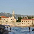 Budva se guši u više od 100 tona smeća: Radnici "Čistoće" traže zaostale plate