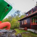 Oficir zaspao i nasukao veliki teretni brod u dvorište u Norveškoj