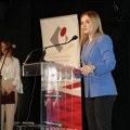 "Srbija koja radi je Srbija naše vizije" Stamenkovski sa Sjužangom posetila Sajam zapošljavanja u Beogradu: Velika ponuda za…