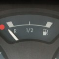 Pogledajte da li je vaš na spisku: Ovo je 10 automobila sa najvećim i najmanjim brojem kilometara ‘na rezervi’