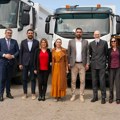 Starović i ambasador Italije komunalcima u Valjevu uručili nova vozila za prikupljanje otpada